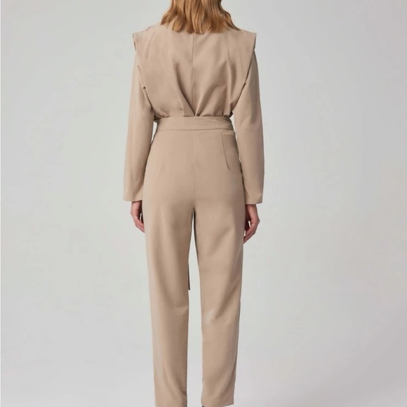 Two piece tan set - Picture 4 of 6